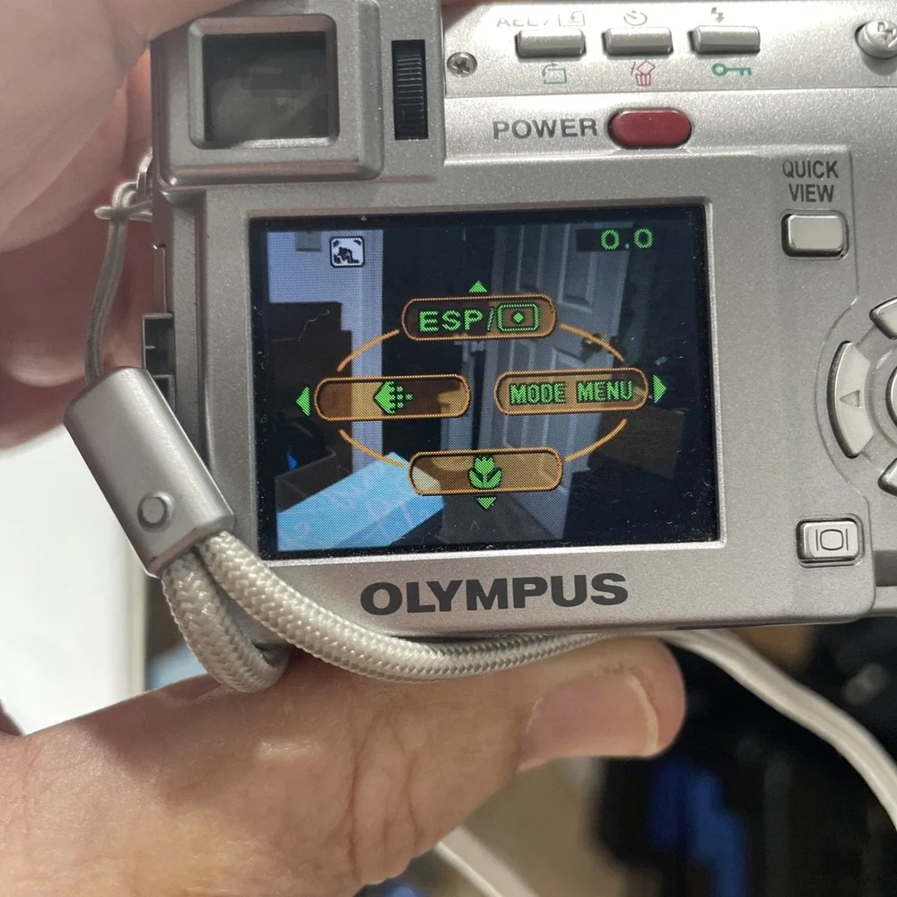 Olympus CAMEDIA C-765 Ultra Zoom 4.0MP Digital Camera W/Battery & CD Card+Case